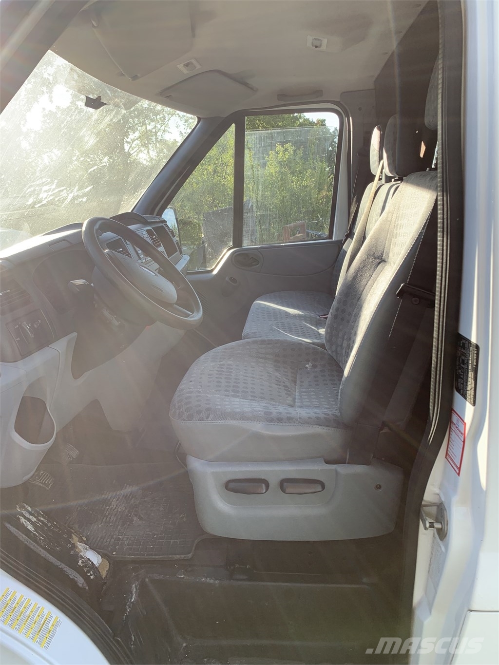 Ford Transit 100 T330 Panel vanlar