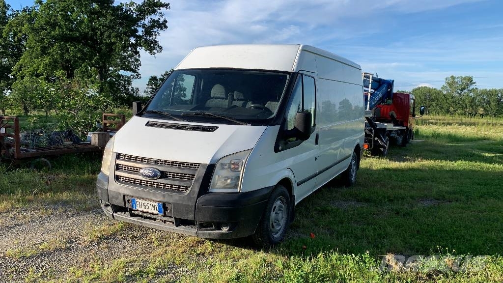Ford Transit 100 T330 Panel vanlar