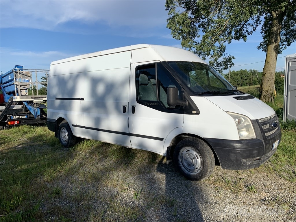 Ford Transit 100 T330 Panel vanlar