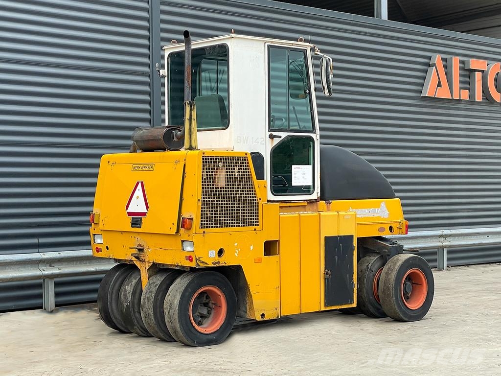Dynapac CP 142 Κύλινδροι με επίσωτρα με αέρα