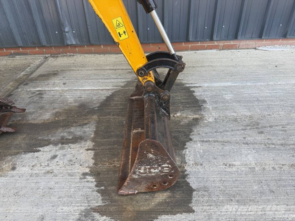 JCB 15 C-1 Miniescavatori