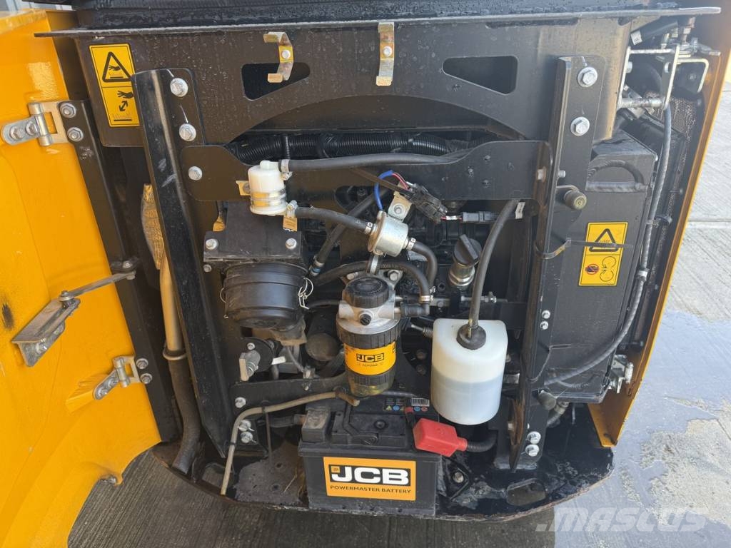 JCB 15 C-1 Miniescavatori