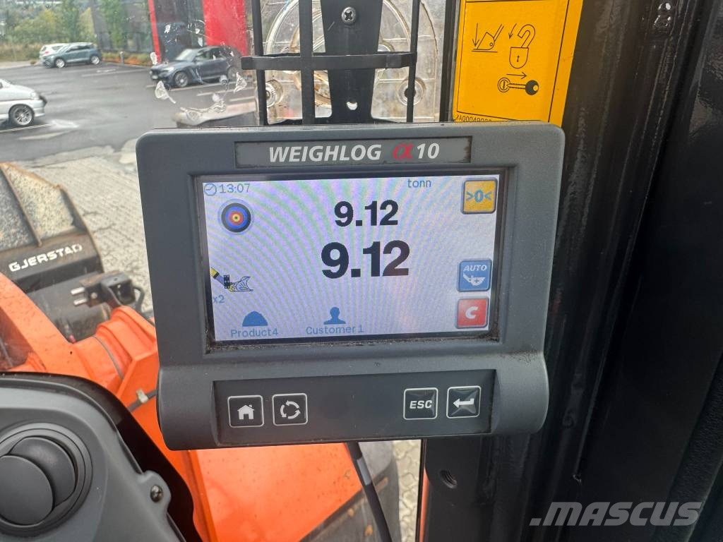 Hitachi ZW 370-6 Gumikerekes homlokrakodók