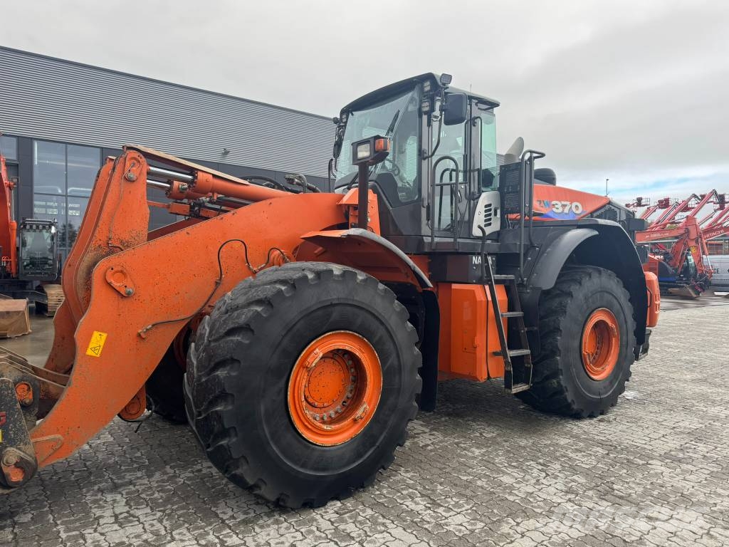 Hitachi ZW 370-6 Gumikerekes homlokrakodók