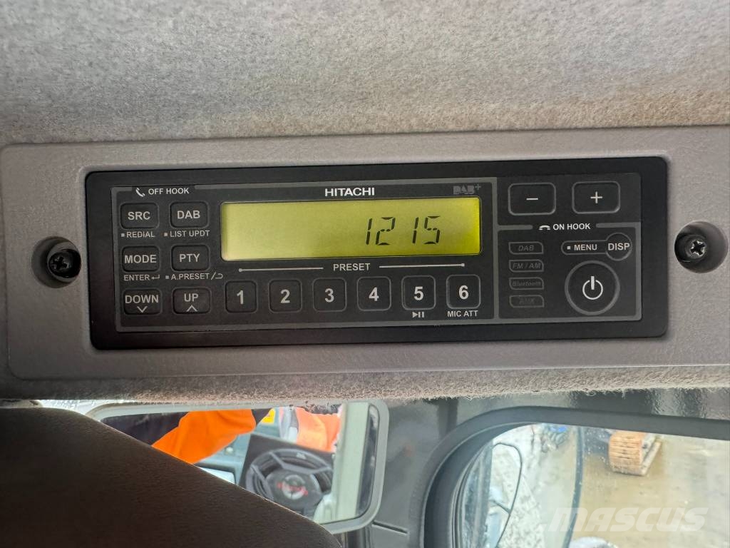 Hitachi ZW 370-6 Gumikerekes homlokrakodók