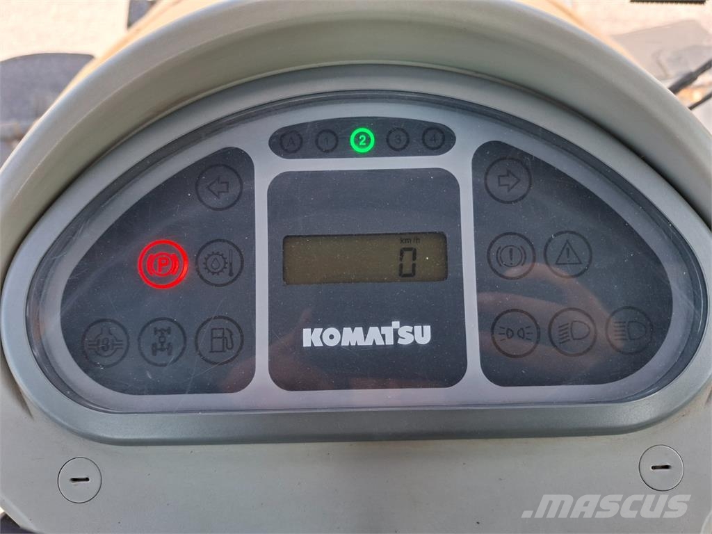 Komatsu WB 97 S - 5 4X4 معدات البناء - غير ذلك
