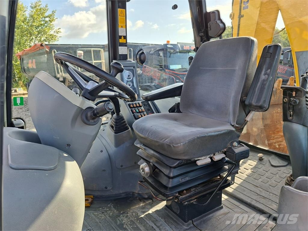 Komatsu WB 97 S - 5 4X4 معدات البناء - غير ذلك