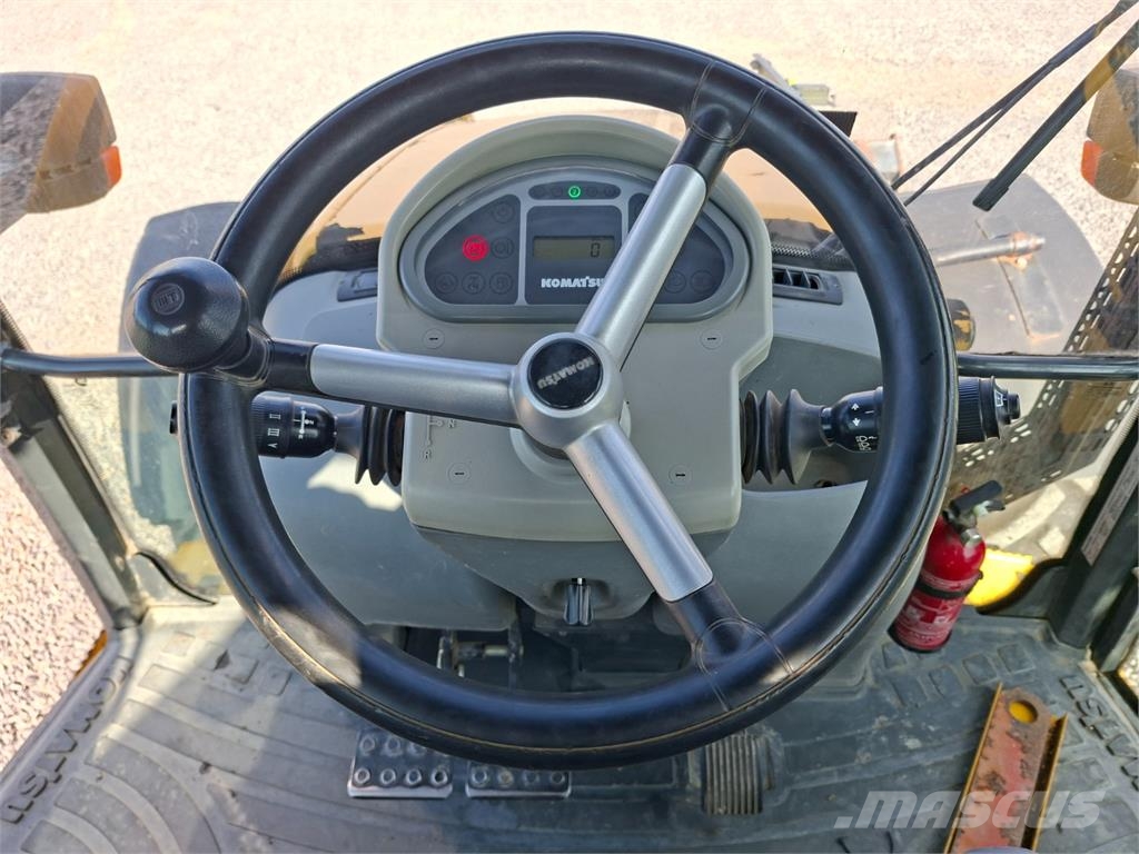 Komatsu WB 97 S - 5 4X4 معدات البناء - غير ذلك