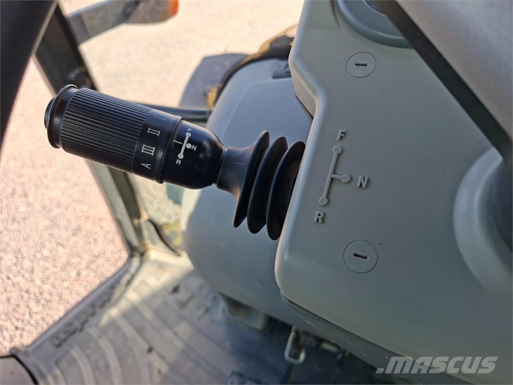 Komatsu WB 97 S - 5 4X4 معدات البناء - غير ذلك