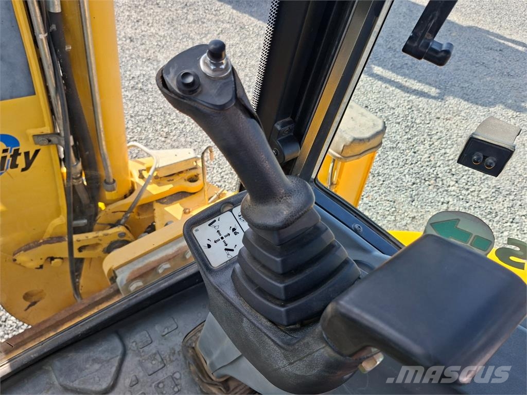 Komatsu WB 97 S - 5 4X4 معدات البناء - غير ذلك
