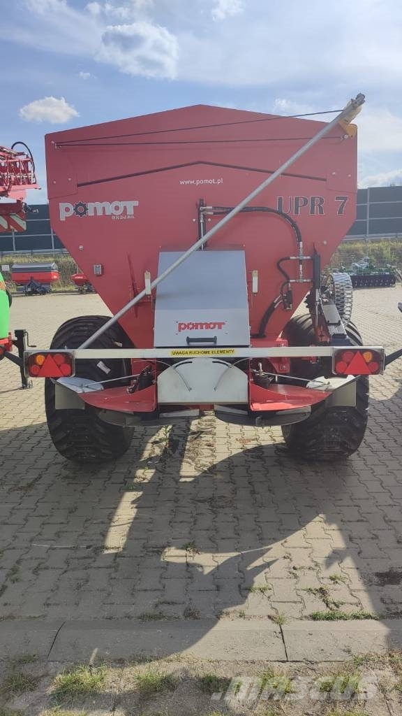 Pomot UPR 7 T fertilizer and lime spreader Mineralinių trąšų barstytuvai