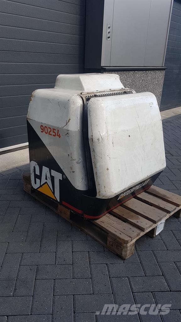 CAT M 318 - Engine hood/Motorhaube/Motorkap Saseler