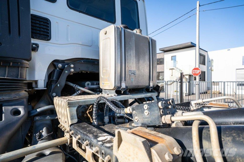 Iveco X-WAY 460 - HYVA - 91000 KM Treileri ar āķi
