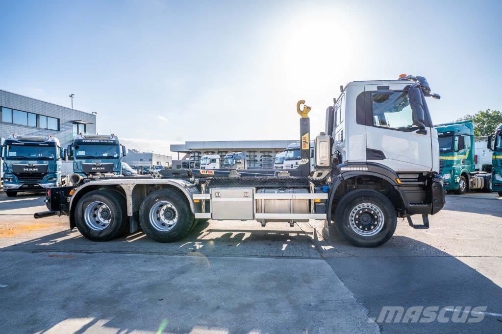 Iveco X-WAY 460 - HYVA - 91000 KM Treileri ar āķi