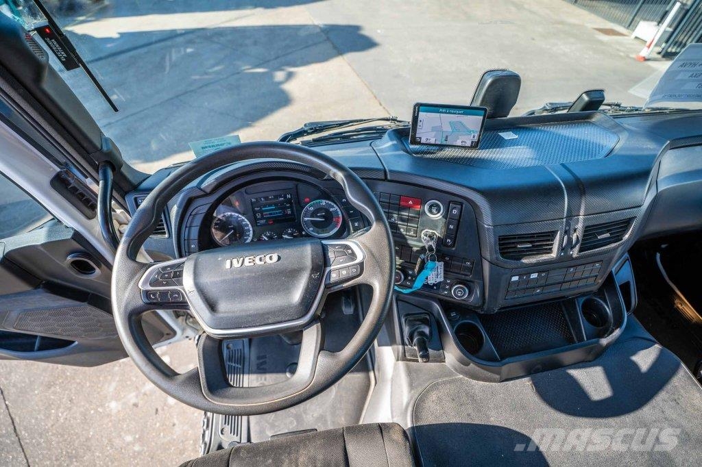 Iveco X-WAY 460 - HYVA - 91000 KM Treileri ar āķi