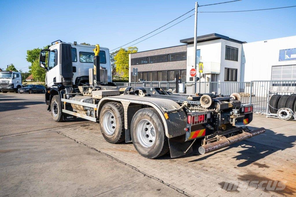 Iveco X-WAY 460 - HYVA - 91000 KM Treileri ar āķi