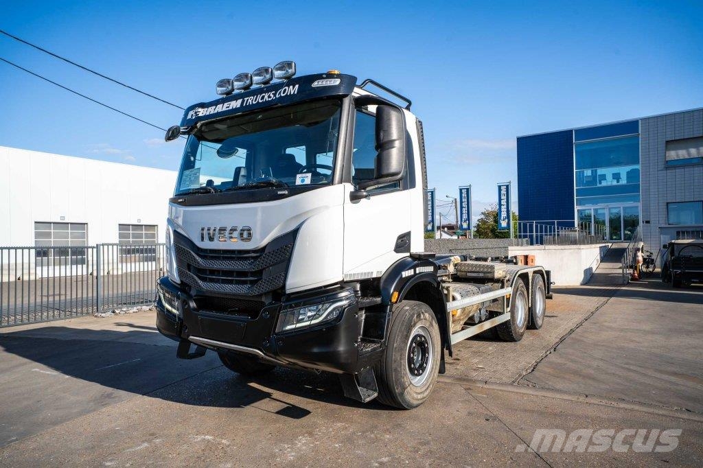Iveco X-WAY 460 - HYVA - 91000 KM Treileri ar āķi