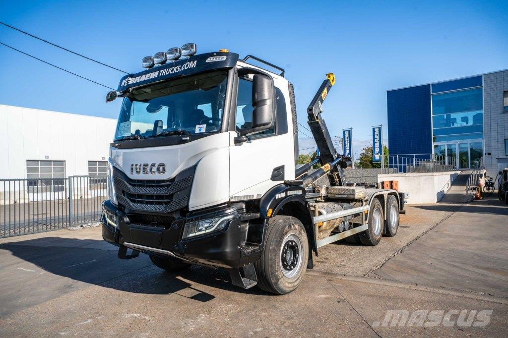 Iveco X-WAY 460 - HYVA - 91000 KM Treileri ar āķi