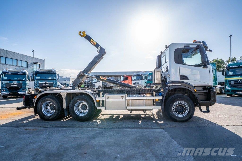 Iveco X-WAY 460 - HYVA - 91000 KM Treileri ar āķi