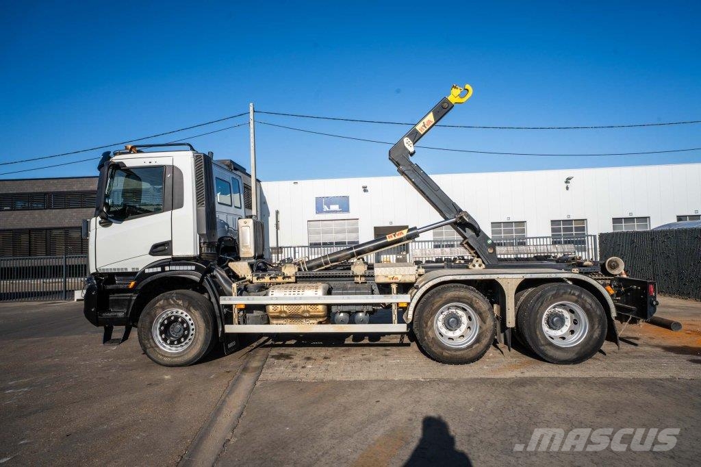 Iveco X-WAY 460 - HYVA - 91000 KM Treileri ar āķi