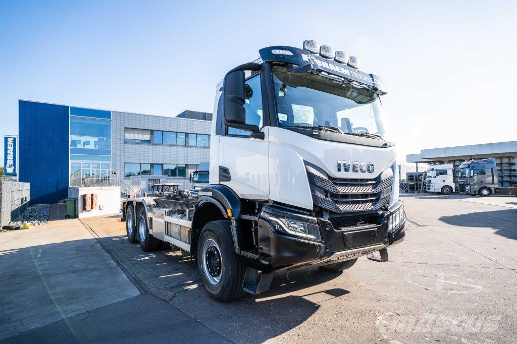 Iveco X-WAY 460 - HYVA - 91000 KM Treileri ar āķi