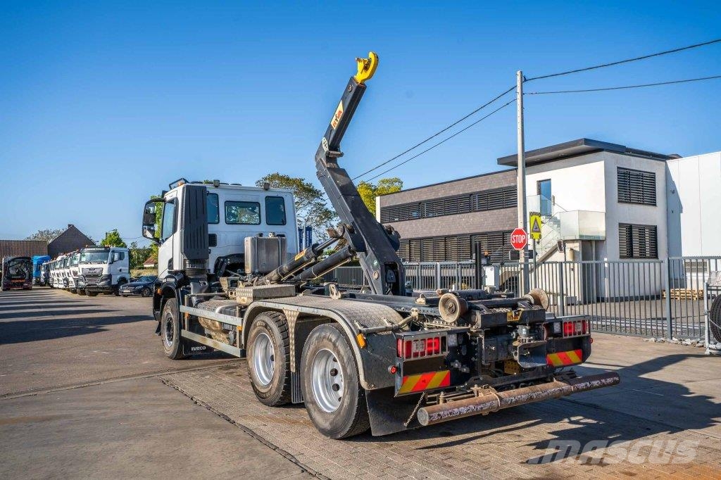 Iveco X-WAY 460 - HYVA - 91000 KM Treileri ar āķi