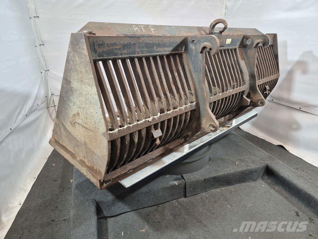 Ahlmann AZ210 Puinbak met tanden Skovle