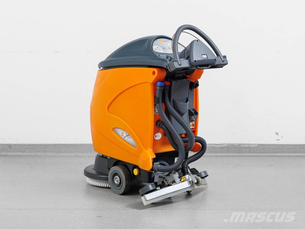 Taski SWINGO 755 B - NEW BATTERIES Strojevi za čiščenje i ribanje podova