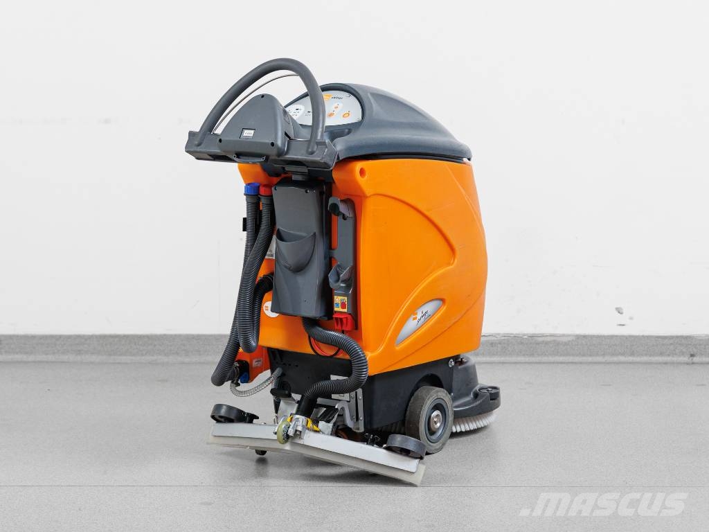 Taski SWINGO 755 B - NEW BATTERIES Strojevi za čiščenje i ribanje podova