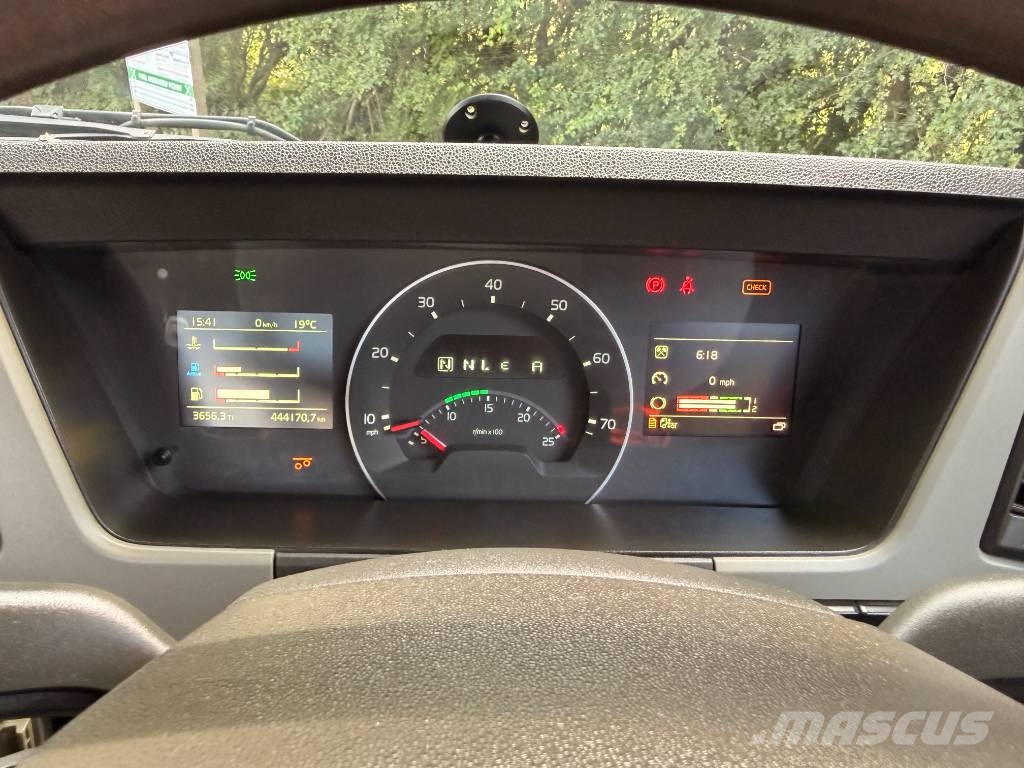 Volvo FM 380 8 X 2 Beavertail Flatbed Cheesewedge Camiones de superficie plana/cabrestantes
