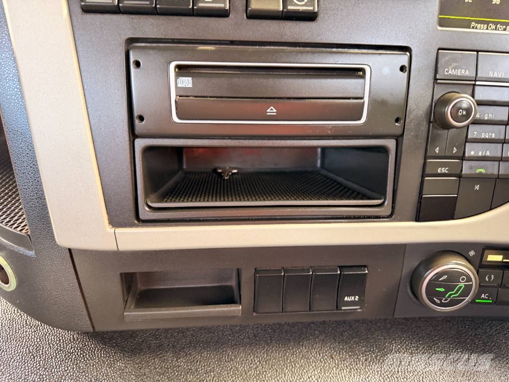 Volvo FM 380 8 X 2 Beavertail Flatbed Cheesewedge Camiones de superficie plana/cabrestantes