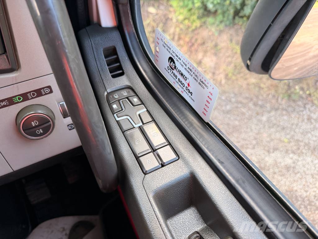 Volvo FM 380 8 X 2 Beavertail Flatbed Cheesewedge Camiones de superficie plana/cabrestantes