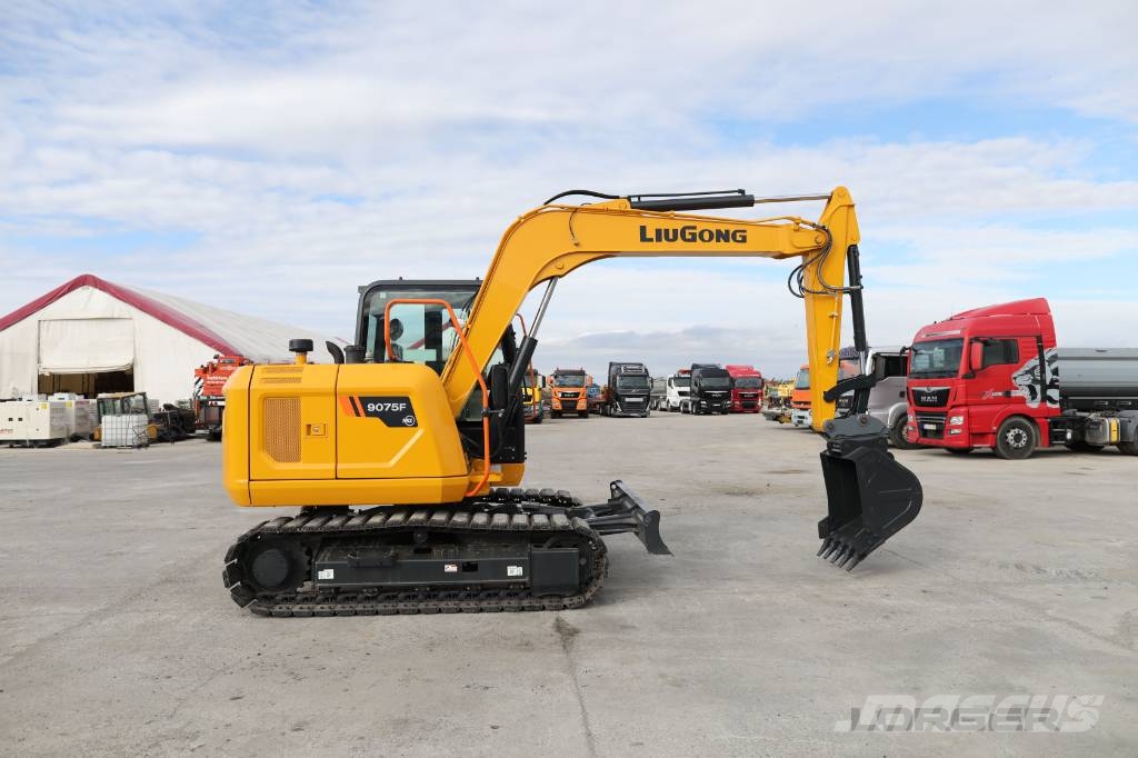 LiuGong 9075F Midi bageri 7t – 12t