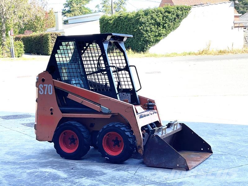 Bobcat S 70 Kompaktrakodók