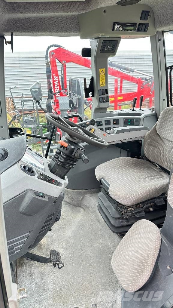 CLAAS Axion 820 Cmatic Tractores