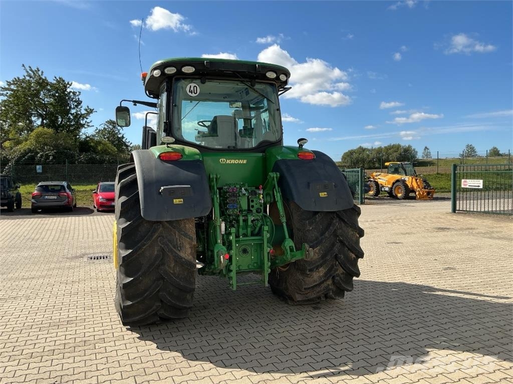 John Deere 7310R الجرارات
