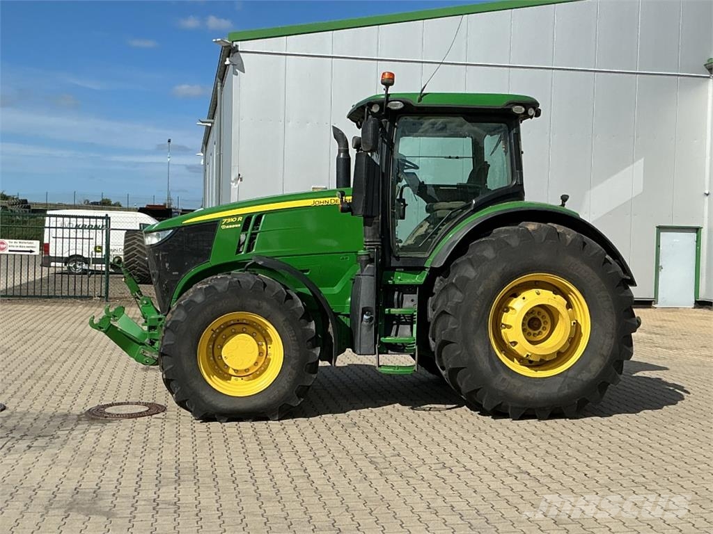 John Deere 7310R الجرارات