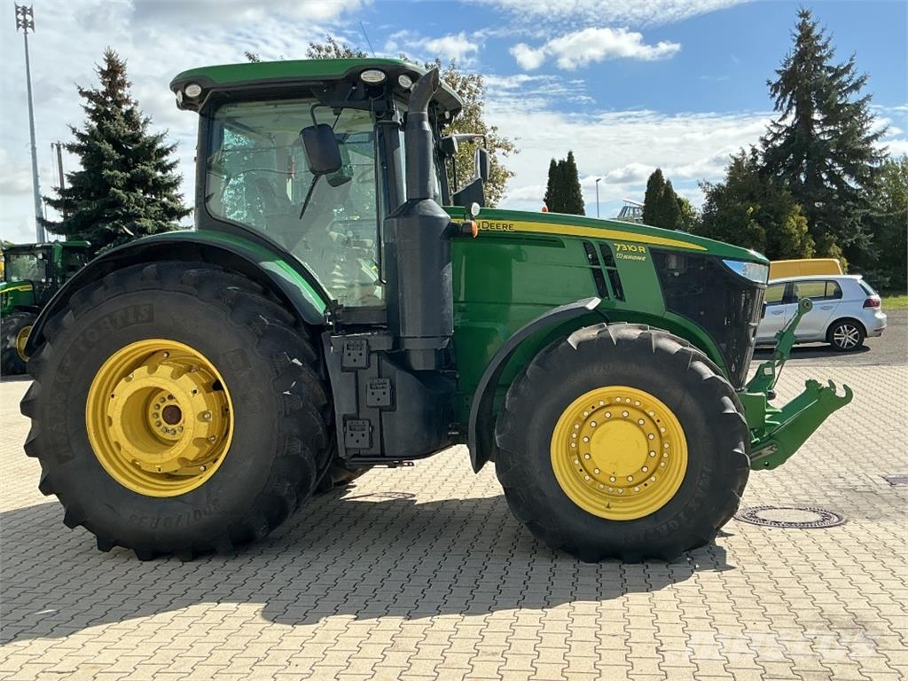 John Deere 7310R الجرارات