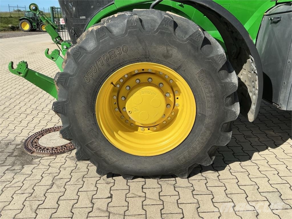 John Deere 7310R الجرارات