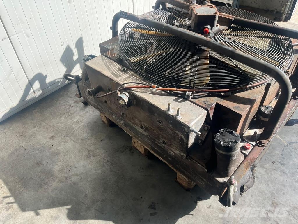 Liebherr A934 combi cooler 10413274 Hűtők