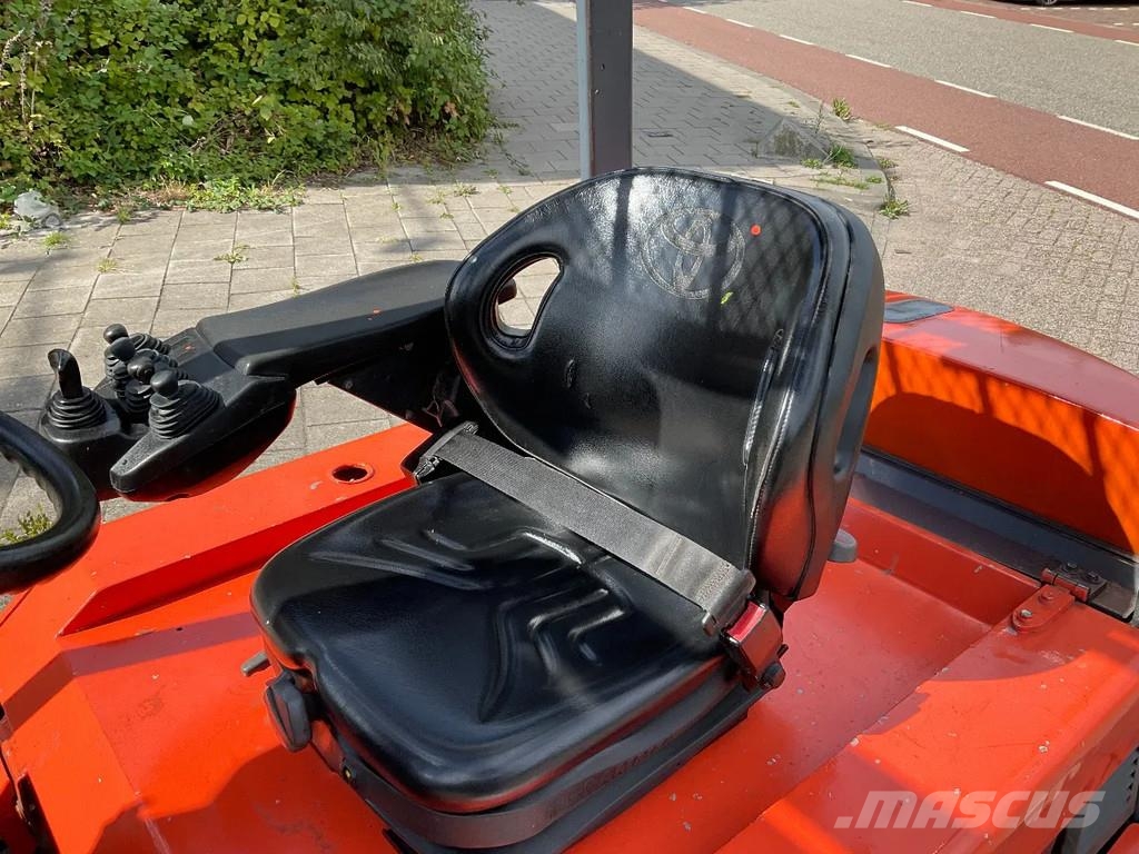 Toyota 7FBMF30 3000KG 3.30METER HEFTRUCK Electric forklifts