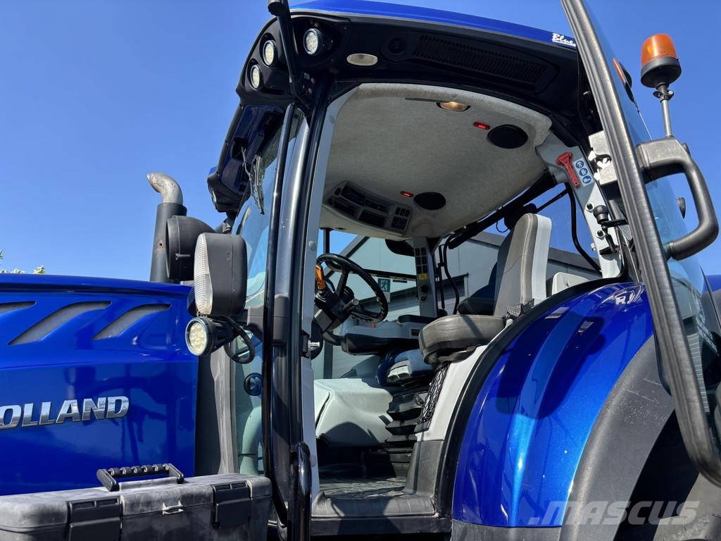 New Holland T7.315 HD AutoCommand. Fronthef, Vooras vering, RT Traktorit