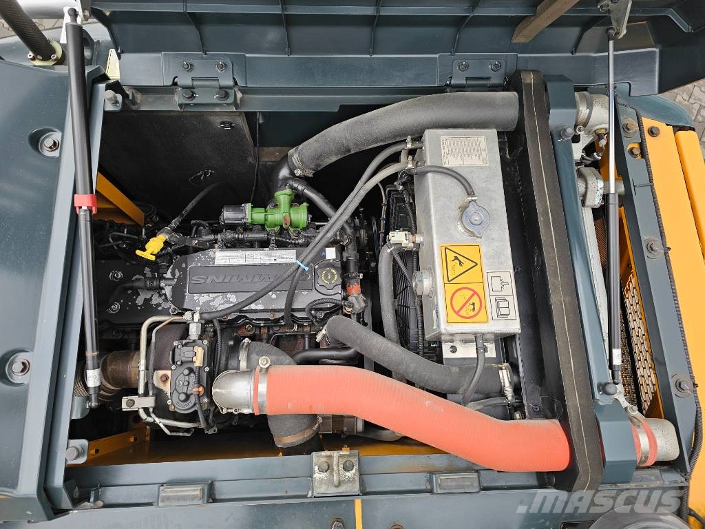 Hyundai HW 140 Колісні екскаватори