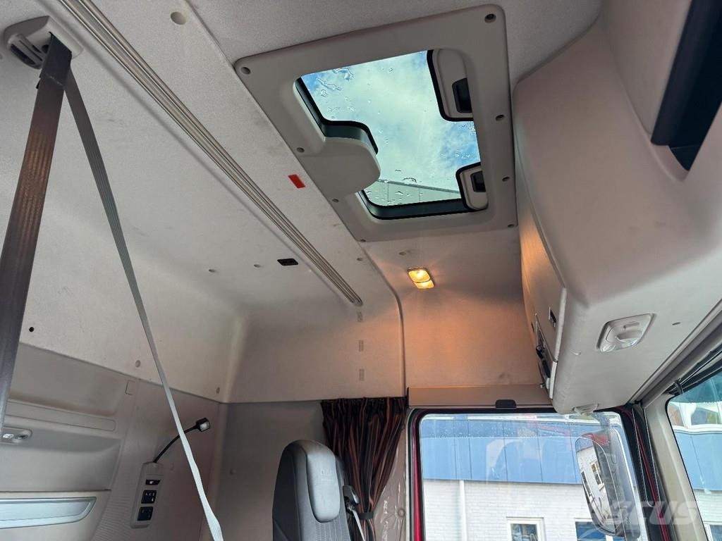 DAF XF 530 COPMA 510.7 + FLYJIB + REMOTE + FRONT STAMP Univerzální terénní jeřáby