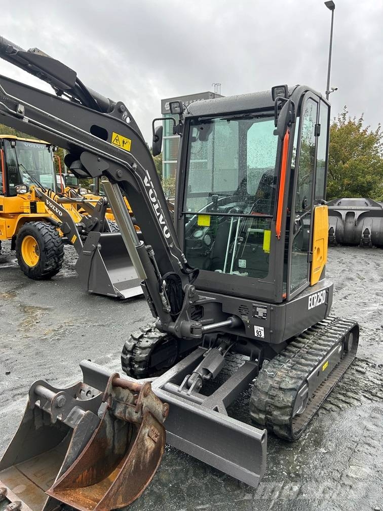 Volvo ECR 25 D Mini excavadoras < 7t