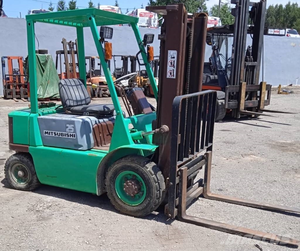 Mitsubishi FG25 Plinski viljuškari