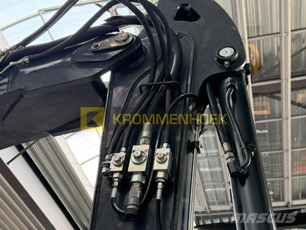 Eurocomach ES 85 ZT Powertilt Midi excavators 7t - 12t
