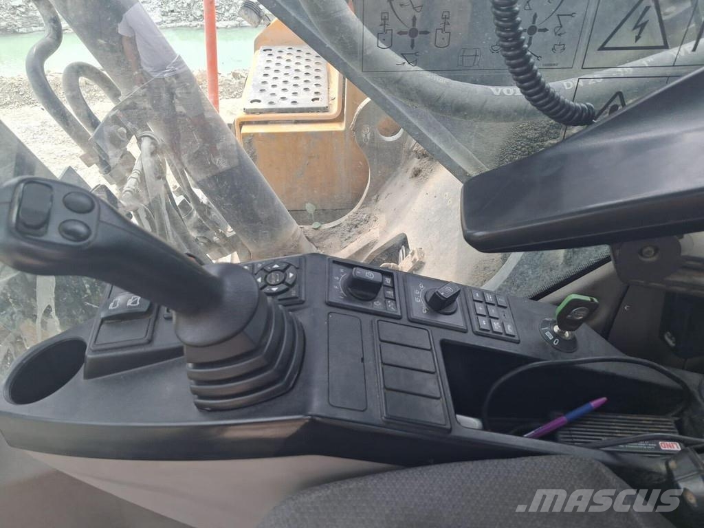 Volvo EC250EL Rupsgraafmachines