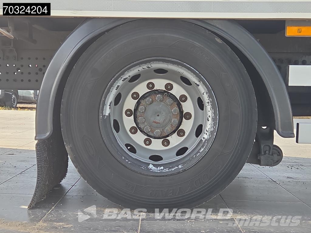 Mercedes-Benz Antos 1824 4X2 18 toneladas, 2000 kg, plataforma t Camiones caja cerrada