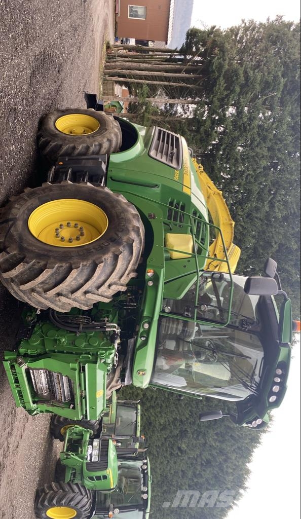 John Deere 9700 حصادات الأعلاف
